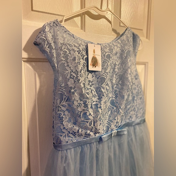 Formal dress - Picture 1 of 6